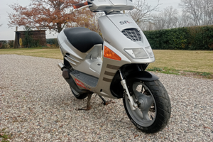 Aprilia SR romboni