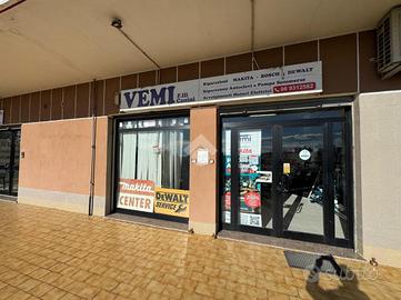 NEGOZIO A CASTEL GANDOLFO