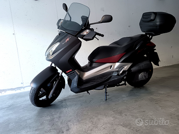 Yamaha X-Max 250