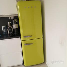 frigorifero Smeg vintage con difetti.