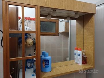 Specchio bagno con mobiletto