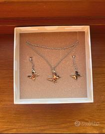 Orecchini e collana abbinati