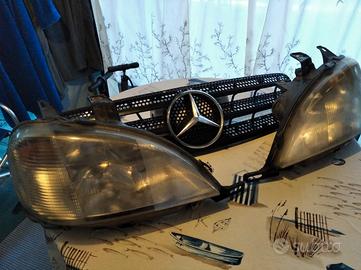 Fanali anteriori + mascherina Mercedes ML