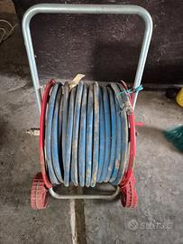 Portagomma con 100 m di gomma ad alta pressione