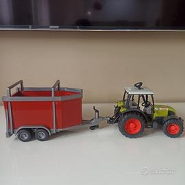 Trattore BRUDER con rimorchio cavalli