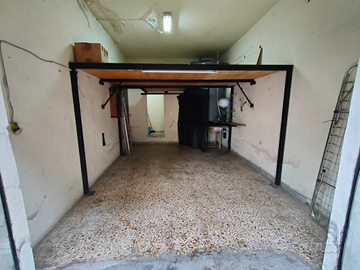 Garage box locale deposito a gela (cl) 25 mq