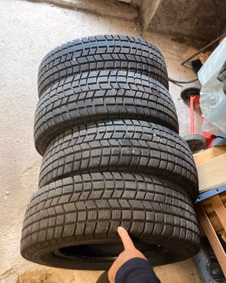 Gomme 215-65 r16