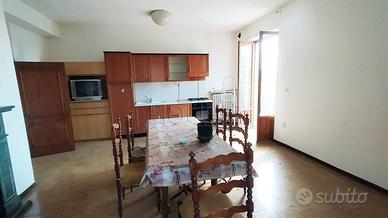 Casa indipendente di 200 m² con più di 5 locali e 