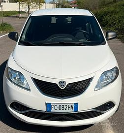 Lancia Y