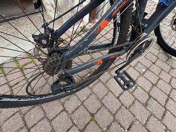 Mountain bike B’TWIN Rockrider Rally 29” in ottime