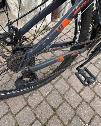 Mountain bike B’TWIN Rockrider Rally 29” in ottime