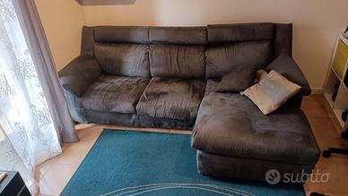 Divano 4 posti con penisola