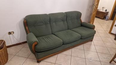 Salotto vintage composto da divano e 2 poltrone
