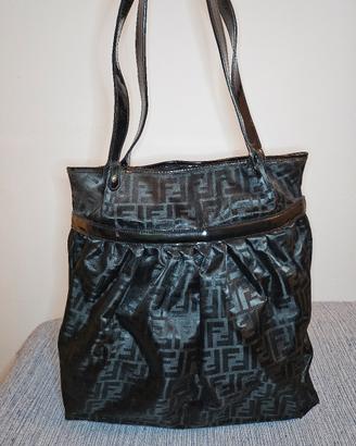 Borsa tipo fendi