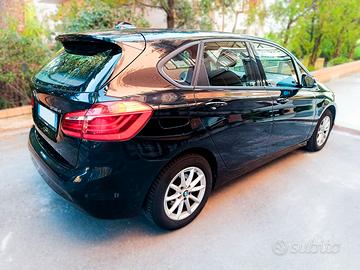BMW 216d ACTIVE TOURER