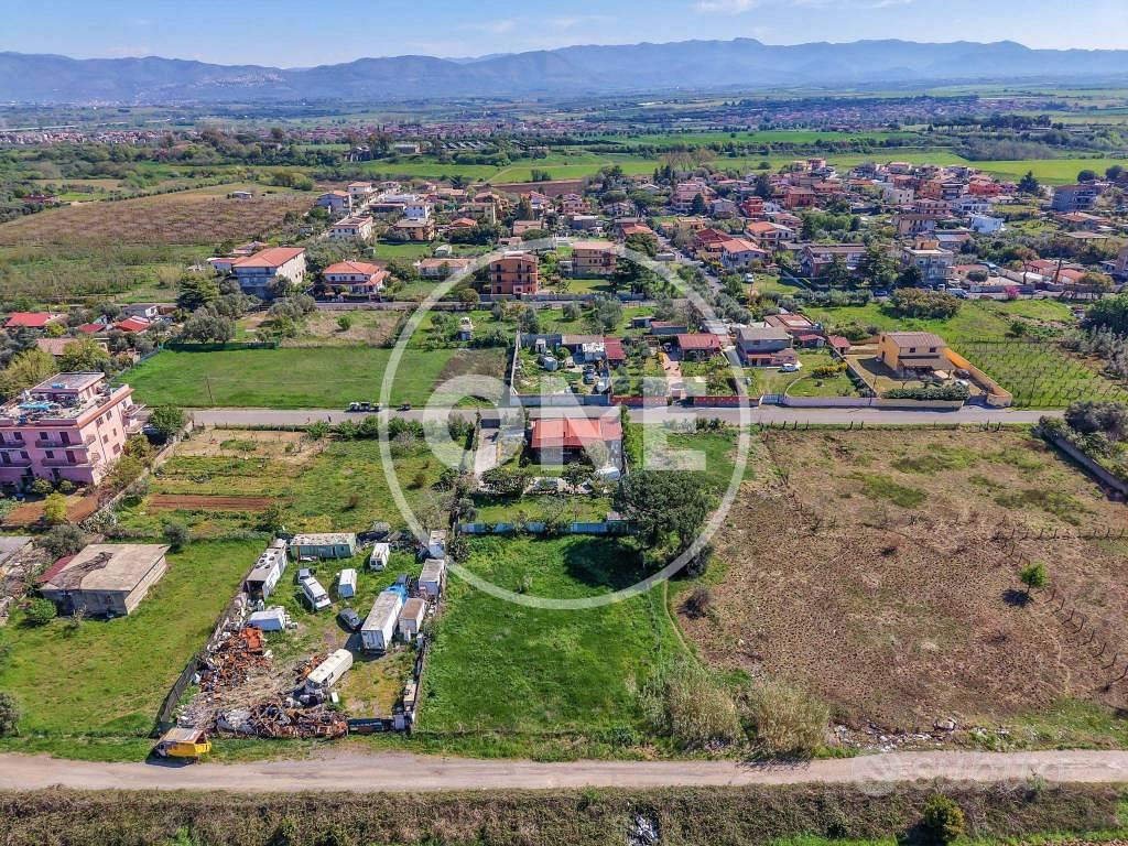 Terreno di 720 m² a Roma - Vista 2