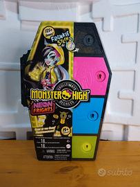 Monster High Neon Frights Frankie Stein