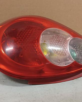 815510H020 FANALE POST. AYGO DX DAL 2005