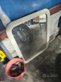 specchio con cornice 