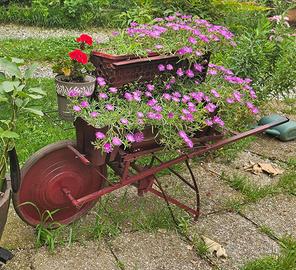 Carriola porta fiori in acciaio