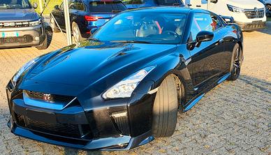 Nissan GT-R R35 Black Edition 570 CV – 2016 – 32.0