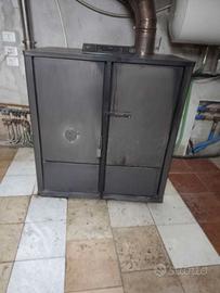 stufa per riscaldamento e acqua sanitaria