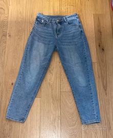 jeans stretti