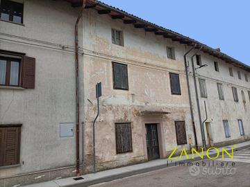Casa accostata - Capriva del Friuli