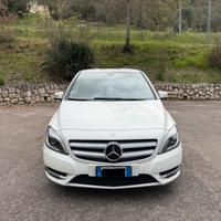 Mercedes B200
