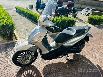 PIAGGIO Beverly 300 i.e. TUTTO INCLUSO ANCHE PAS