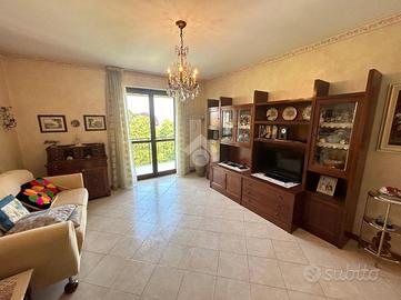 5 LOCALI A GASSINO TORINESE