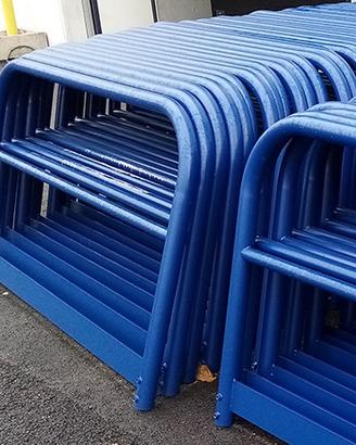 Telai metallici blu impilabili usati