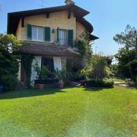 Villa Singola di Pregio con parco e piscina -Desen