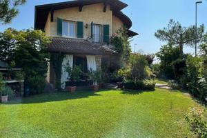 Villa Singola di Pregio con parco e piscina -Desen