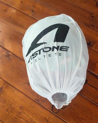Casco Astone taglia M 57-58 cm mai usato 