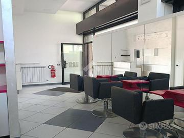 NEGOZIO A LEGNANO
