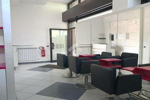NEGOZIO A LEGNANO