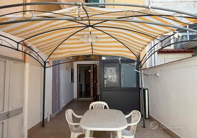 Riposto 3 vani con ingresso indipendente