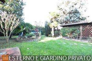 Villa di 299 m² con più di 5 locali e box auto dop