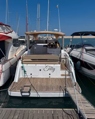 BARCA  CABINATA REGAL 32 COMMODORE