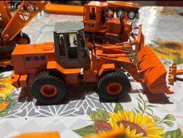 Modellismo escavatori ruspe