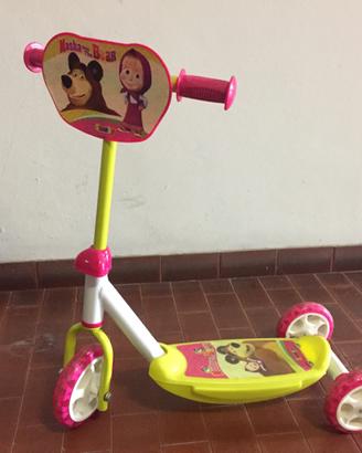 Monopattino a tre ruote