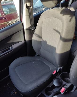 Sedile anteriore dx HYUNDAI I20 del 2011