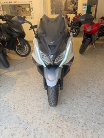 Kymco AK 550