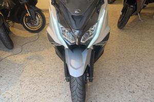 Kymco AK 550