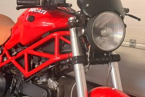 Ducati Monster 695