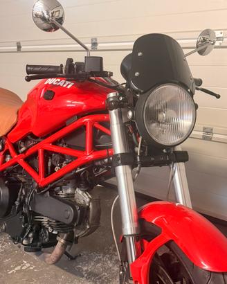 Ducati Monster 695
