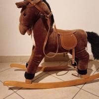 Cavallo dondolo in legno