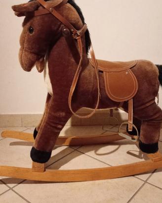 Cavallo dondolo in legno