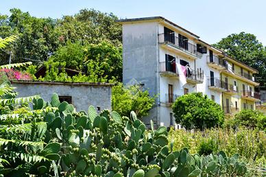 CASA SEMINDIPENDENTE A PAOLA